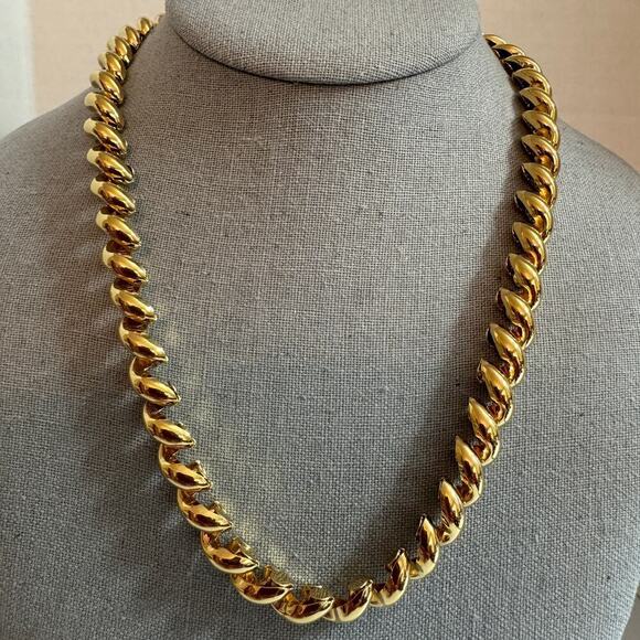 Vintage Napier Signed Goldtone Heavy Chain Link Necklace - Picture 2 of 6